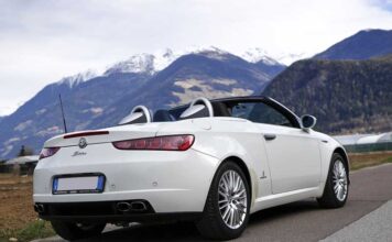 LaFerrari, McLaren P1, and Porsche 918 On-Track